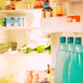 5 эффективных средств от запаха в холодильнике, о которых вы, возможно не знали