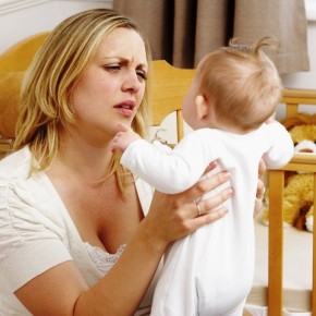 Материнская депрессия влияет на сон младенца