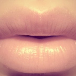 Как сделать губы больше