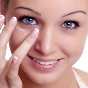 Как правильно ухаживать за кожей губ и глаз