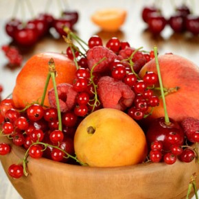 Сезон вкусных ягод и фруктов